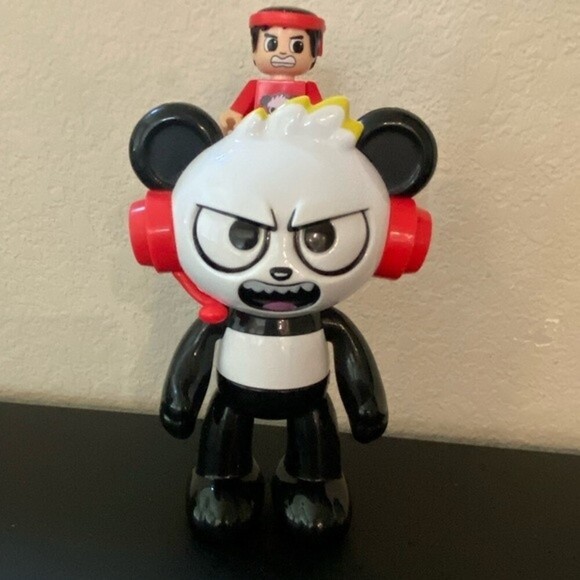 Ryan's World 6” Choppin' Combo Panda Figure Playset Set On Wheels - Picture 2 of 9